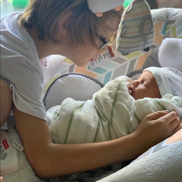 Get $10, use my code to join Poshmark - Picture 4 of 10